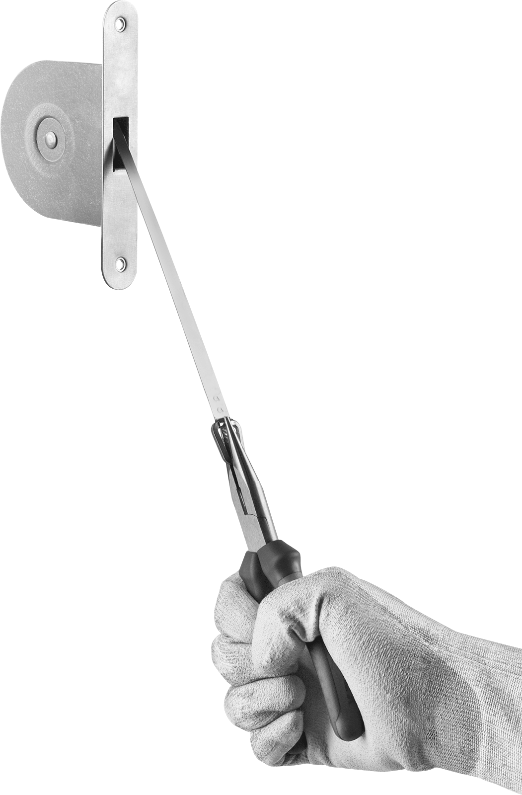 Use pliers to pull the spring’s load clip to attach an object.