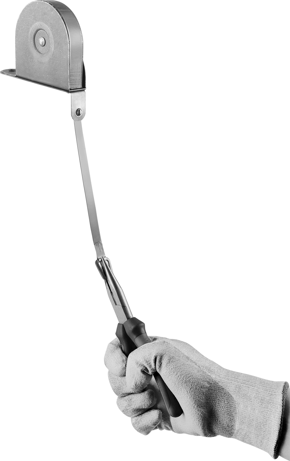 Use pliers to pull the spring’s load clip to attach an object.