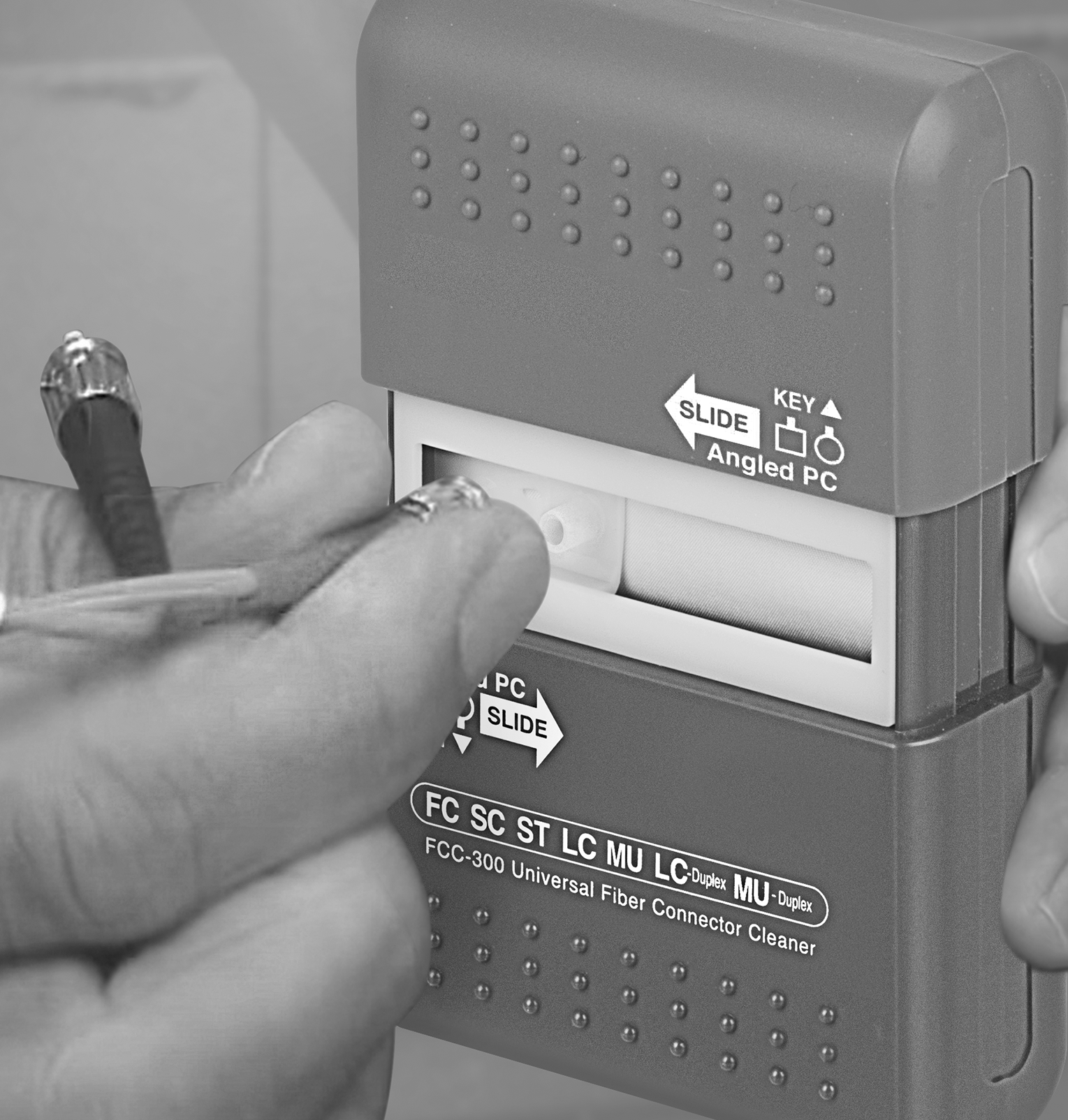 Fiber Optik Konektörler için Temizleyici, Fişler için Plastik Kutu, 3-1/2" Yükseklik, 2-5/8" Genişlik