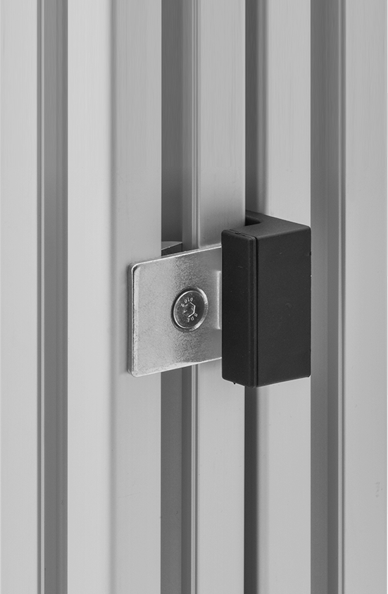 Rail-to-Rail Magnetic Latch